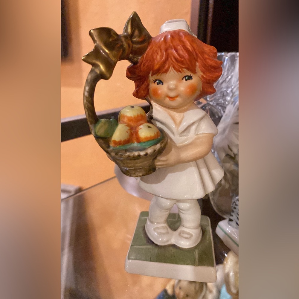 Goebel “Cheer up” unique Little Nurse